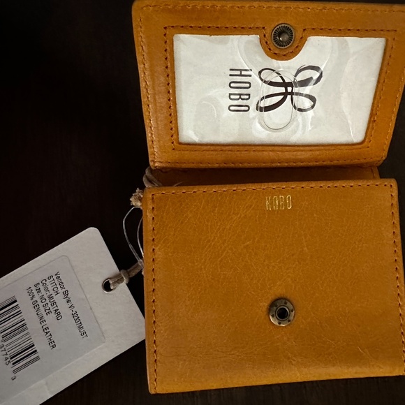 Hobo Wallet/Cardholder - Picture 2 of 5